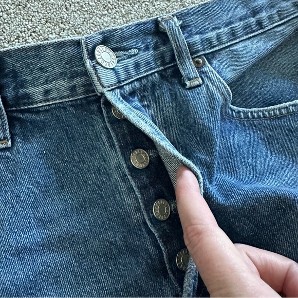 AGOLDE Parker Vintage Cut Off Short in Lowkey Size 28 - Picture 9 of 9